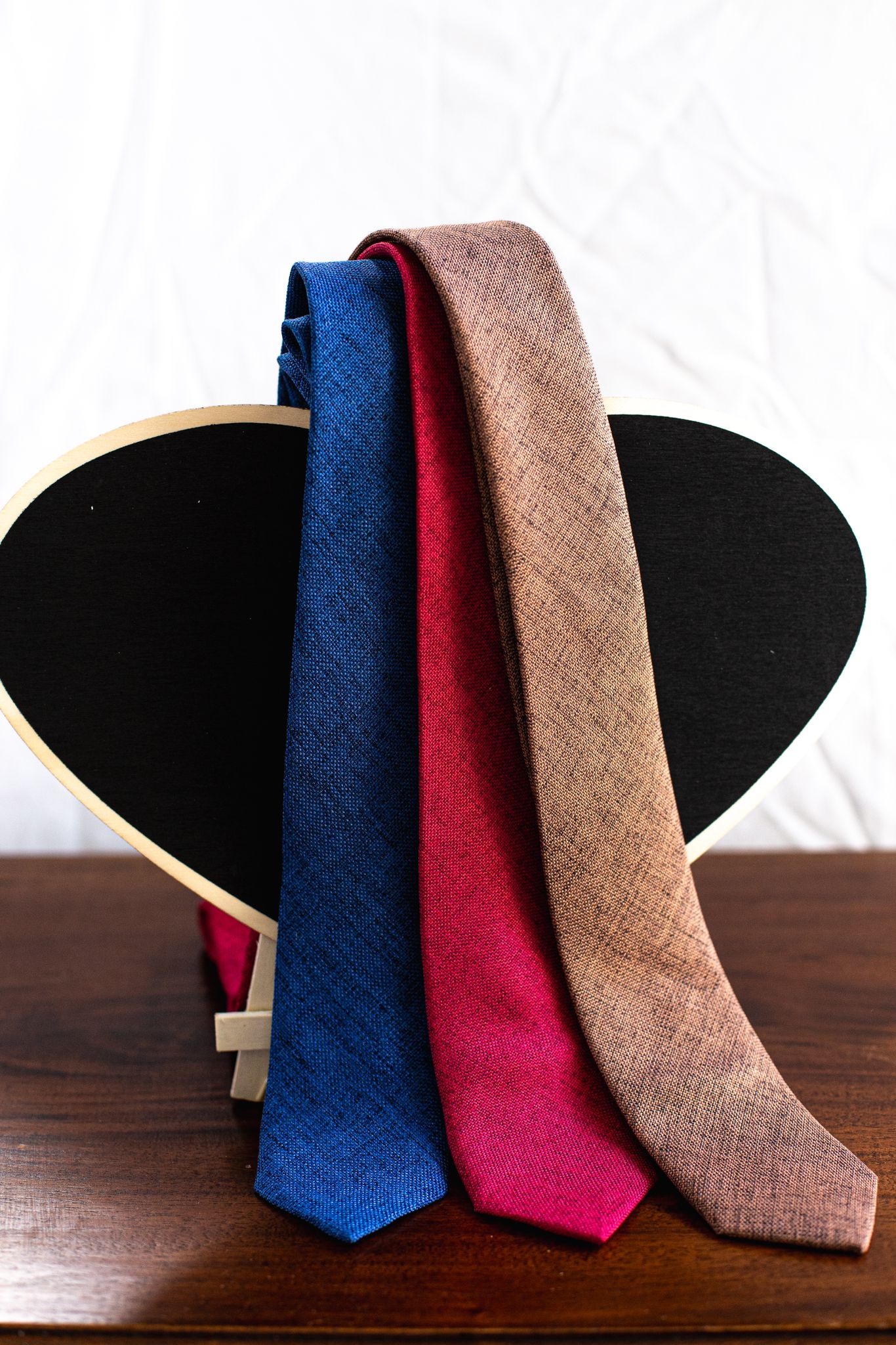 Clover Flower Tie (Red/Blue/Brown)