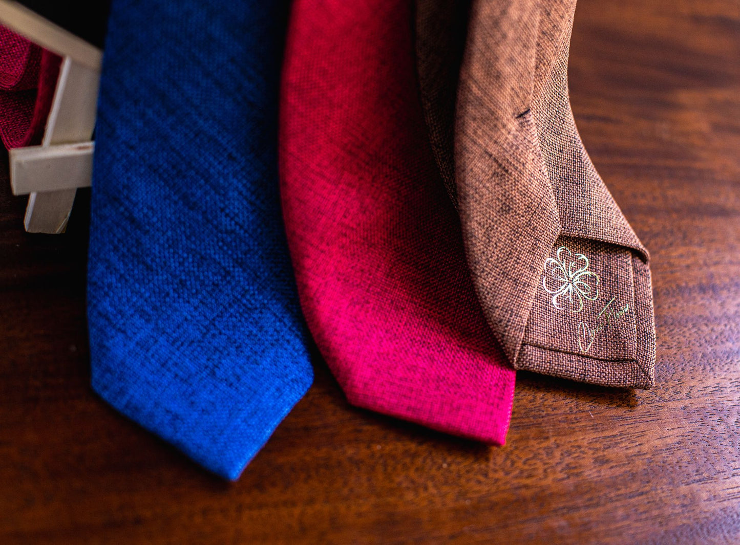 Clover Flower Tie (Red/Blue/Brown)