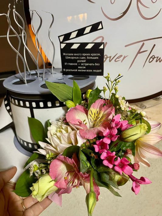 Movie star “Cake and flowers”